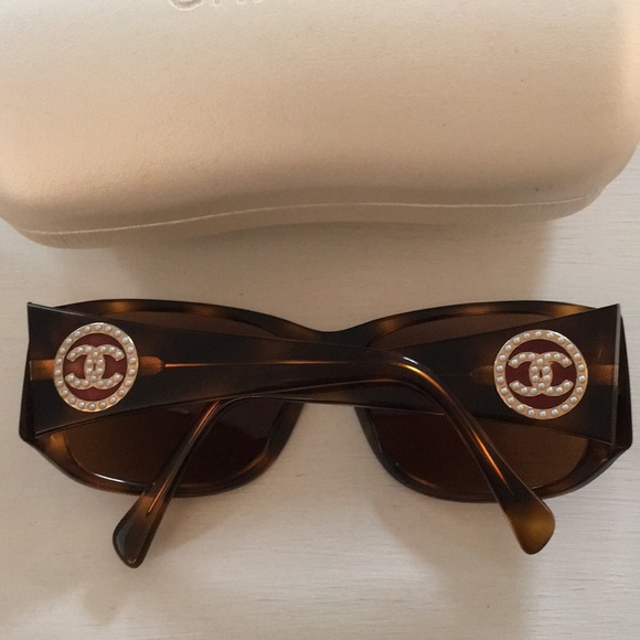 Chanel Sunglasses with Pearl Detail on Sides - Picture 3 of 8
